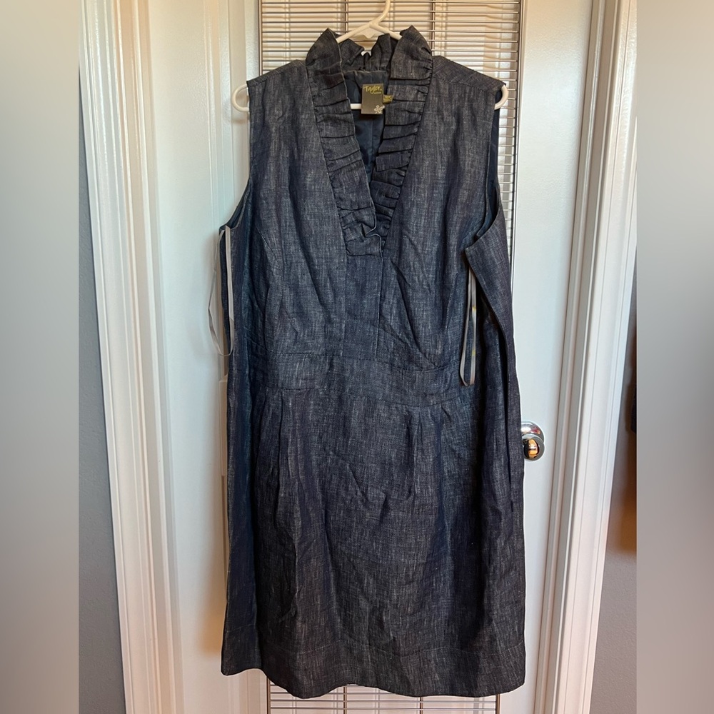 Denim v-neck sleeveless dress